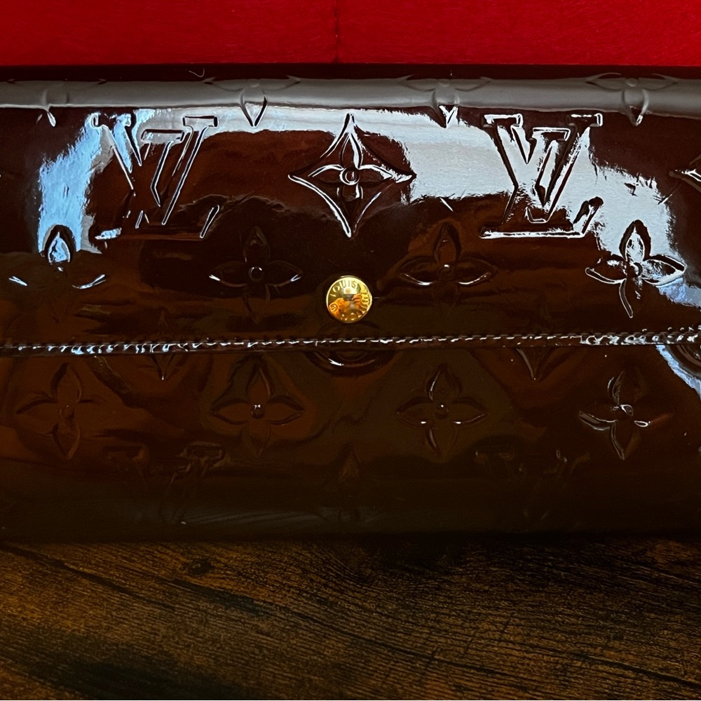 Louis Vuitton Portefeuille Sarah Verni Wallet TN2132